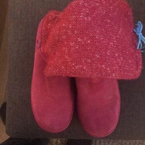 Pink sweater I love Ugg boots size 8